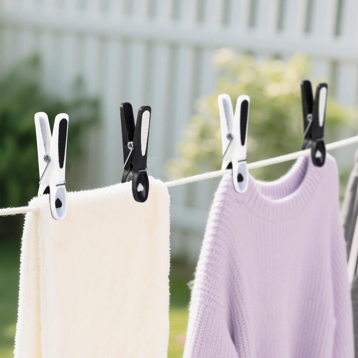 Premium Monochrome Clothes Pegs (Pack of 20)